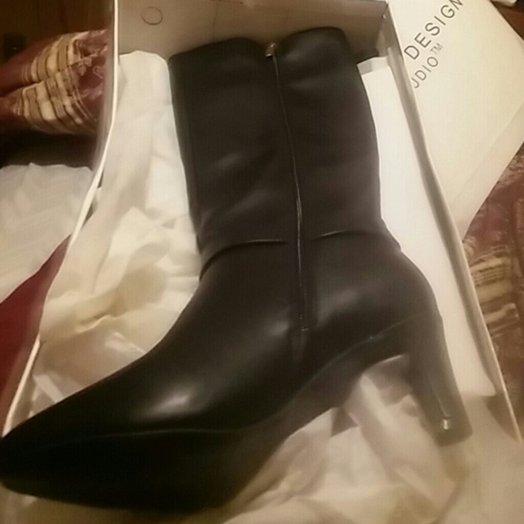Black boots - Picture 1 of 1